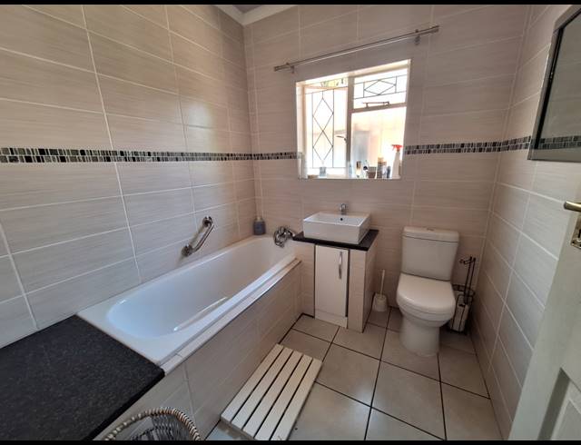 4 BEDROOM HOUSE FOR SALE IN VANDERBIJLPARK SE 6